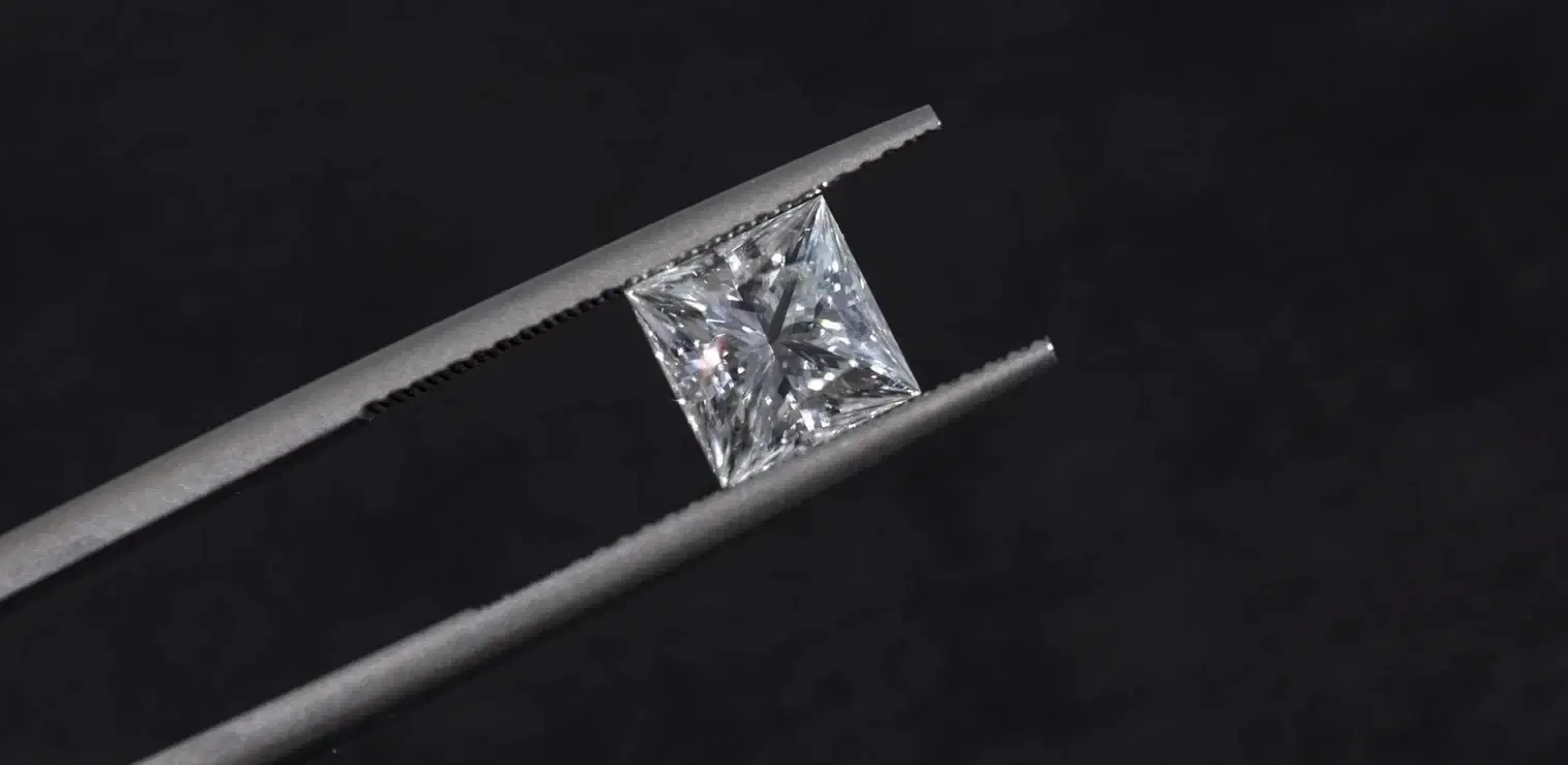 Princess Cut Diamonds | Guide, Proportions, L/W Ratio