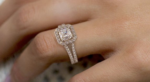 asscher cut diamond engagement ring